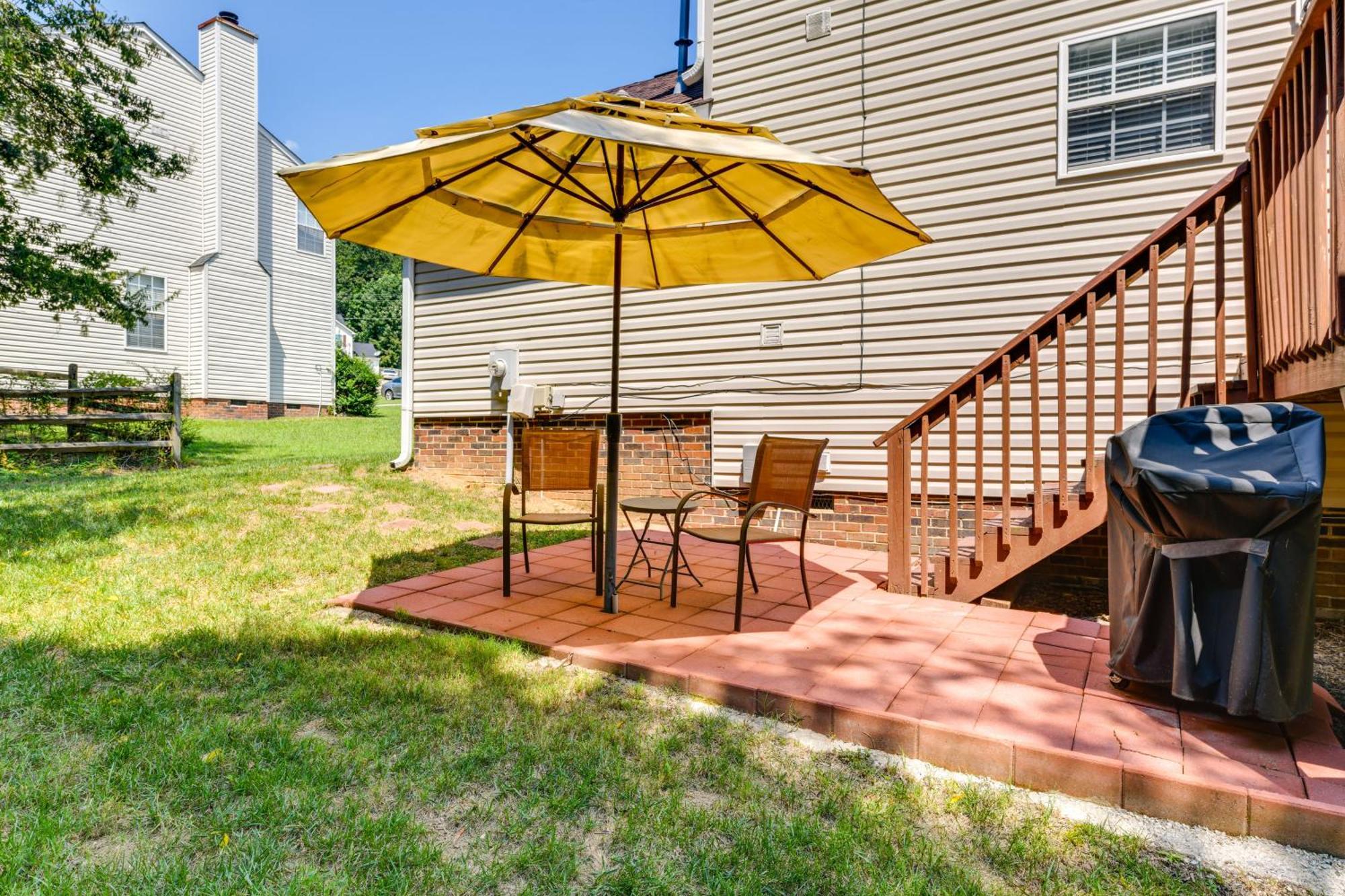 Вилла Cozy Urban Retreat With Grill, Near Uncc Шарлотт Экстерьер фото